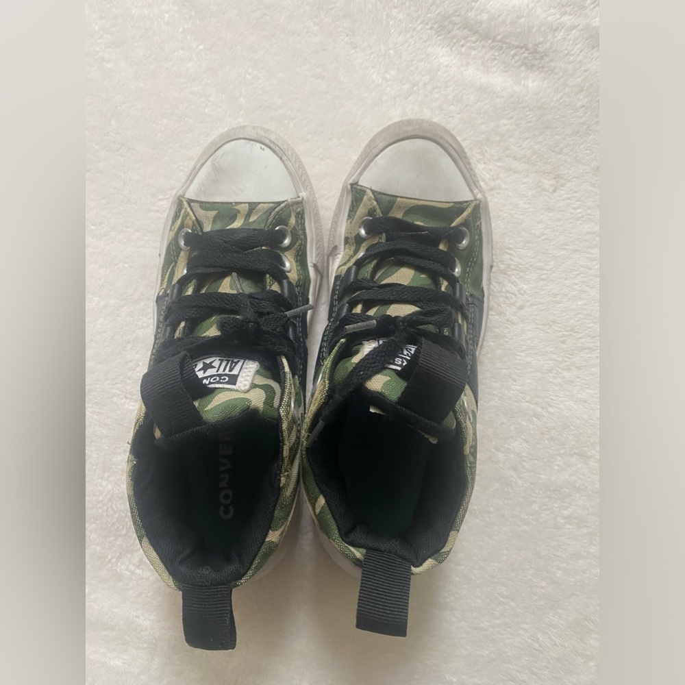 Converse Boys Size 4 Color Army Green - Picture 3 of 6